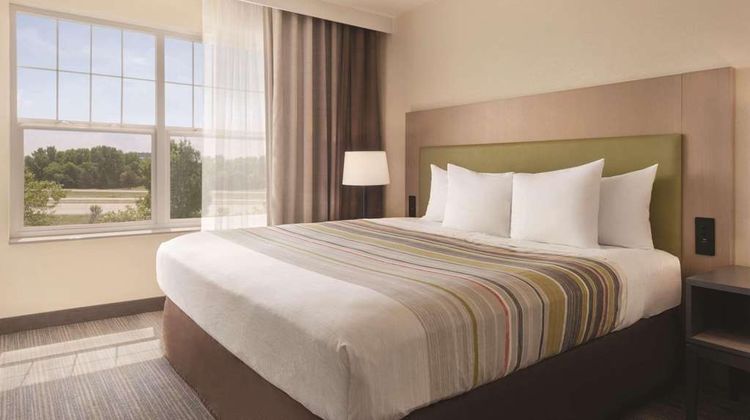 Country Inn & Suites Cottage Grove Suite