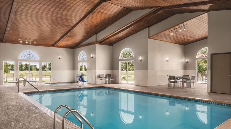 <b>Country Inn & Suites Cottage Grove Pool</b>. Images powered by <a href="https://iceportal.shijigroup.com/" title="IcePortal" target="_blank">IcePortal</a>.