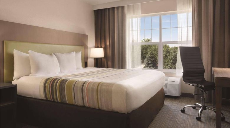 <b>Country Inn & Suites Cottage Grove Suite</b>. Images powered by <a href="https://iceportal.shijigroup.com/" title="IcePortal" target="_blank">IcePortal</a>.
