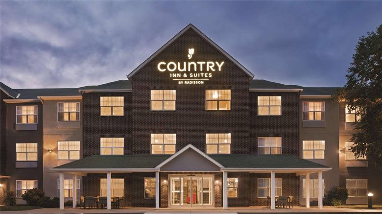 <b>Country Inn & Suites Cottage Grove Exterior</b>. Images powered by <a href="https://iceportal.shijigroup.com/" title="IcePortal" target="_blank">IcePortal</a>.