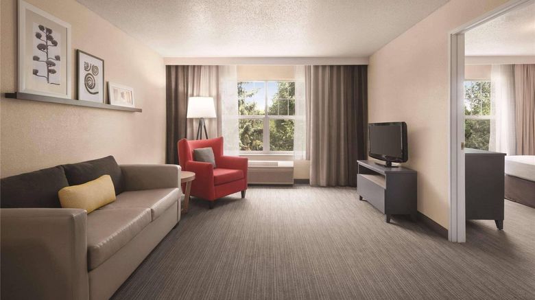 <b>Country Inn & Suites Cottage Grove Room</b>. Images powered by <a href="https://iceportal.shijigroup.com/" title="IcePortal" target="_blank">IcePortal</a>.