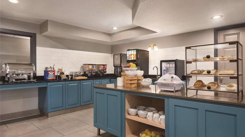 <b>Country Inn & Suites Cottage Grove Restaurant</b>. Images powered by <a href="https://iceportal.shijigroup.com/" title="IcePortal" target="_blank">IcePortal</a>.