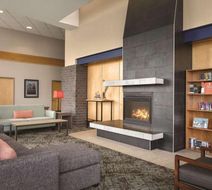 Country Inn & Suites Fergus Falls Lobby