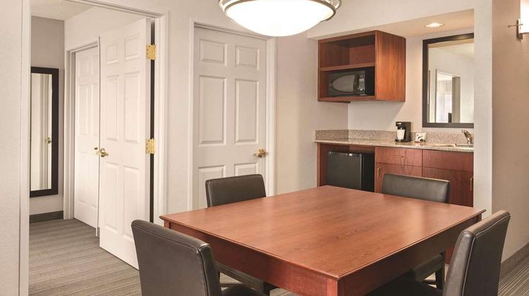 Country Inn & Suites Willmar Suite