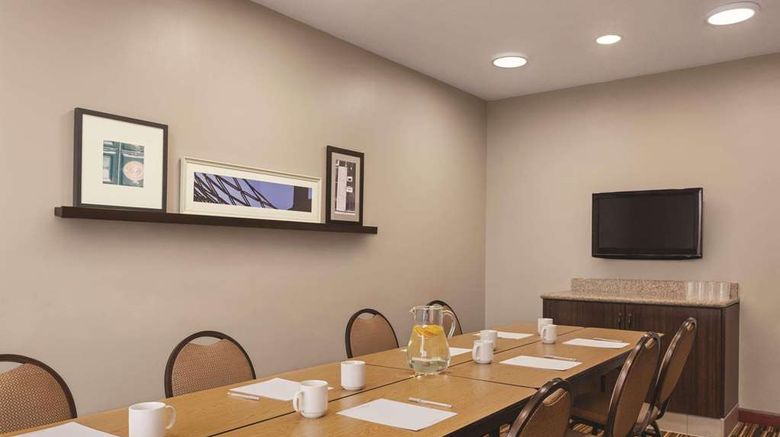 <b>Country Inn & Suites Willmar Meeting</b>. Images powered by <a href="https://iceportal.shijigroup.com/" title="IcePortal" target="_blank">IcePortal</a>.