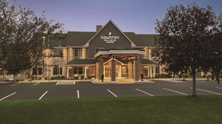 Country Inn & Suites Willmar Exterior