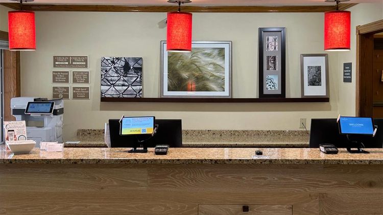 Country Inn & Suites Owatonna Lobby
