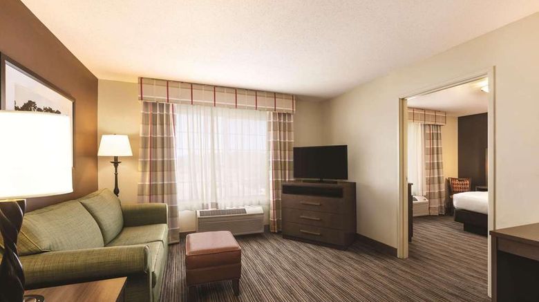 <b>Country Inn & Suites Albert Lea Suite</b>. Images powered by <a href="https://iceportal.shijigroup.com/" title="IcePortal" target="_blank">IcePortal</a>.