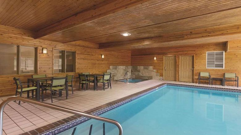 <b>Country Inn & Suites Albert Lea Pool</b>. Images powered by <a href="https://iceportal.shijigroup.com/" title="IcePortal" target="_blank">IcePortal</a>.