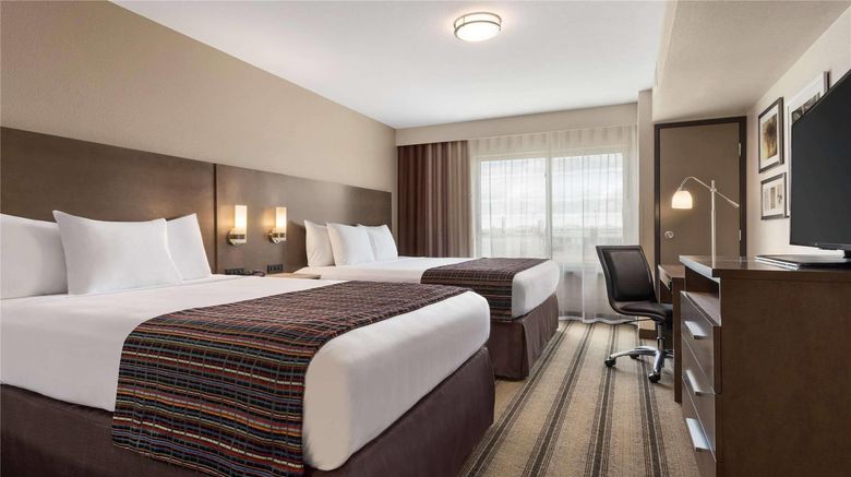 <b>Country Inn & Suites St. Cloud West Suite</b>. Images powered by <a href="https://iceportal.shijigroup.com/" title="IcePortal" target="_blank">IcePortal</a>.