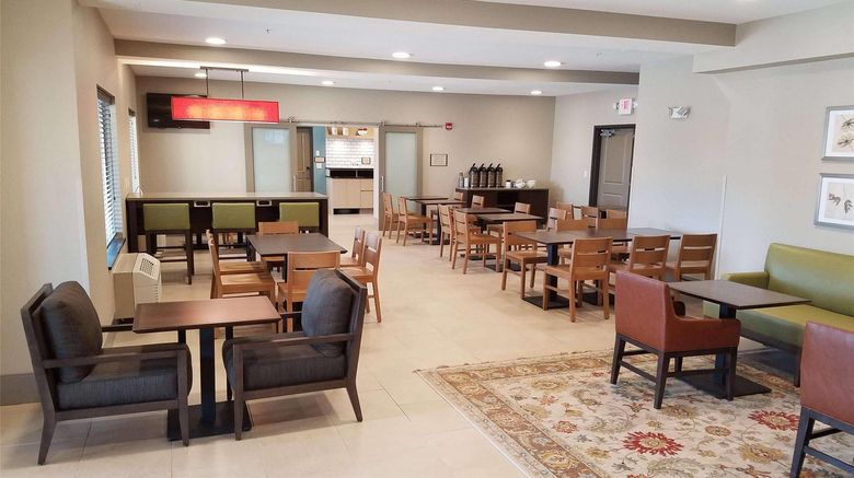<b>Country Inn & Suites St. Cloud West Restaurant</b>. Images powered by <a href="https://iceportal.shijigroup.com/" title="IcePortal" target="_blank">IcePortal</a>.