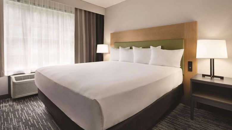 <b>Country Inn & Suites Detroit Lakes, MN Suite</b>. Images powered by <a href="https://iceportal.shijigroup.com/" title="IcePortal" target="_blank">IcePortal</a>.
