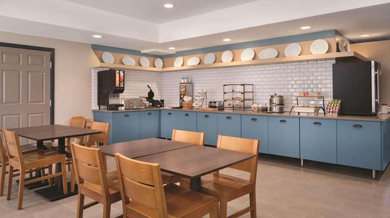 <b>Country Inn & Suites Detroit Lakes, MN Restaurant</b>. Images powered by <a href="https://iceportal.shijigroup.com/" title="IcePortal" target="_blank">IcePortal</a>.