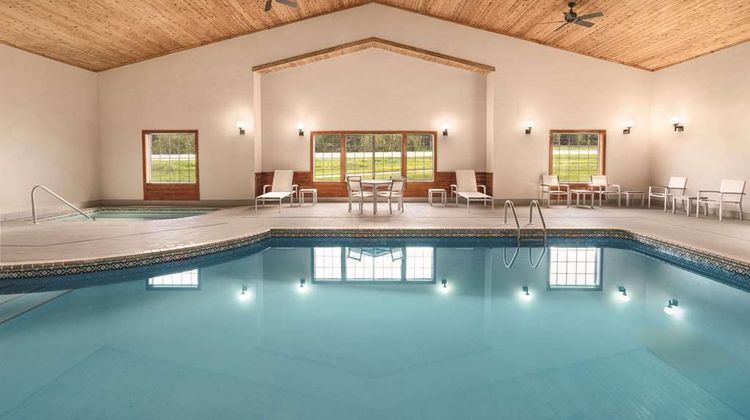 Country Inn & Suites Detroit Lakes, MN Pool