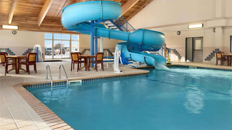 Country Inn & Suites Duluth North Pool