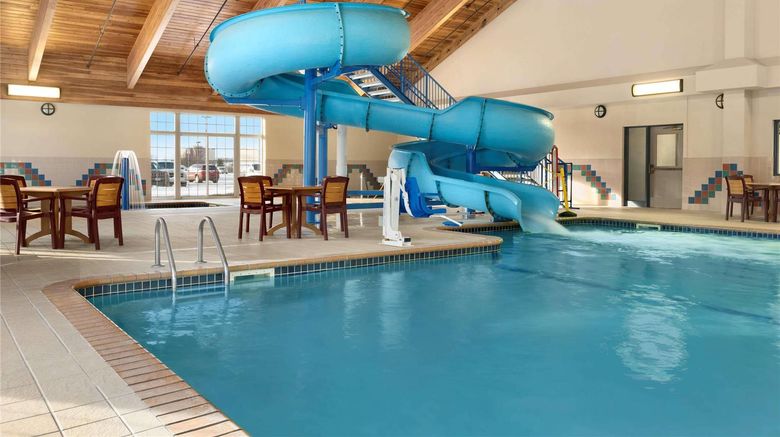 <b>Country Inn & Suites Duluth North Pool</b>. Images powered by <a href="https://iceportal.shijigroup.com/" title="IcePortal" target="_blank">IcePortal</a>.