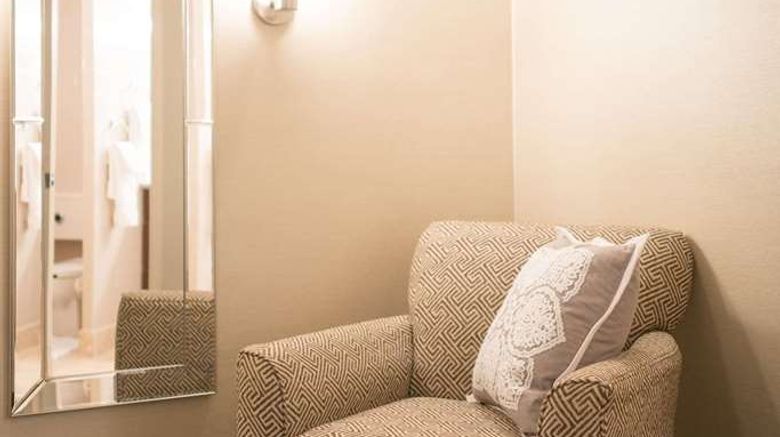 <b>Radisson Hotel Duluth Harborview Suite</b>. Images powered by <a href="https://iceportal.shijigroup.com/" title="IcePortal" target="_blank">IcePortal</a>.
