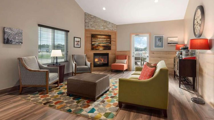 Country Inn & Suites Baxter Lobby