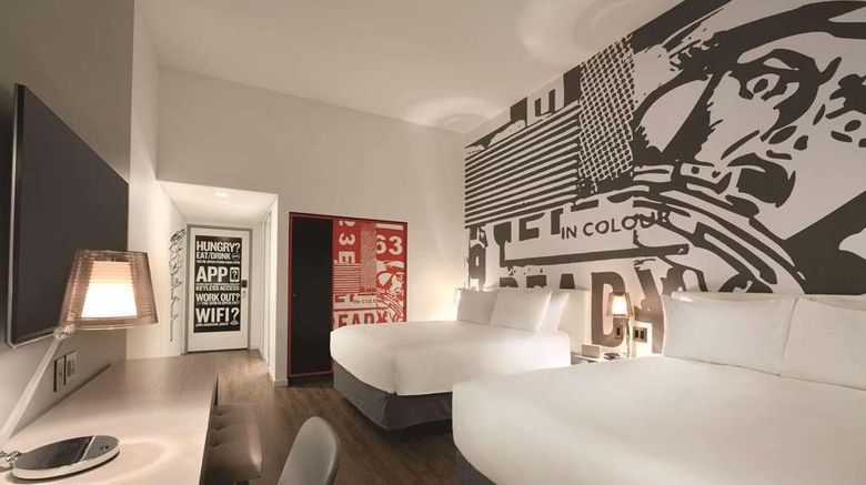 <b>Radisson Red Minneapolis Downtown Room</b>. Images powered by <a href="https://iceportal.shijigroup.com/" title="IcePortal" target="_blank">IcePortal</a>.