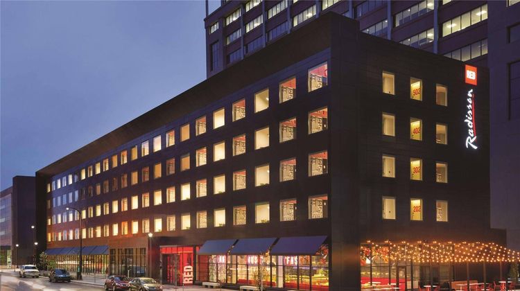 Radisson Red Minneapolis Downtown Exterior