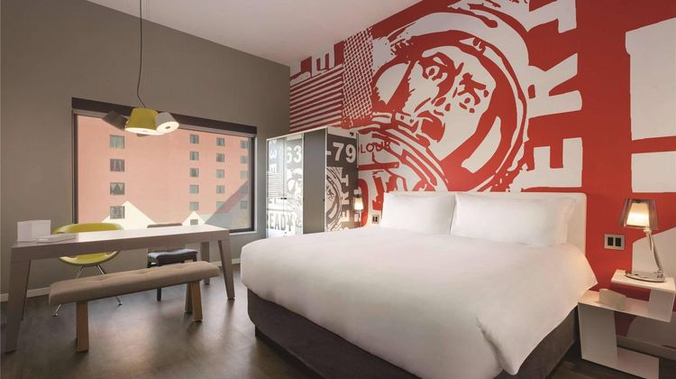 Radisson Red Minneapolis Downtown Room