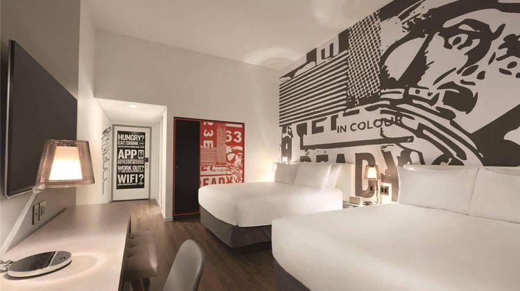 Radisson Red Minneapolis Downtown Room