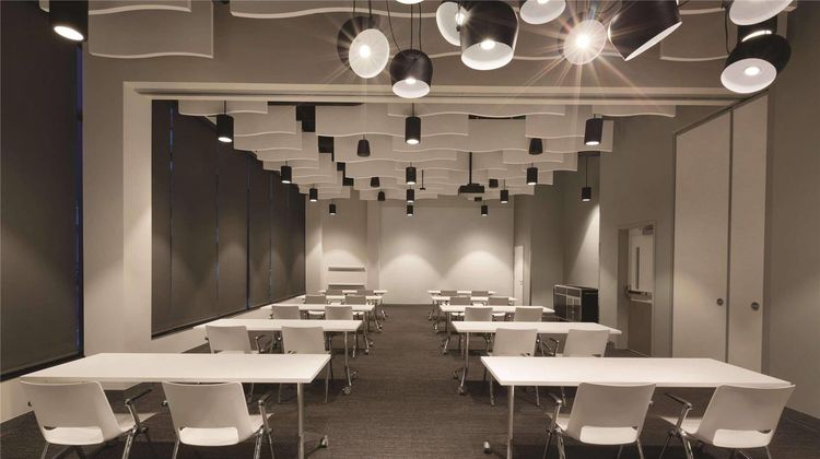 Radisson Red Minneapolis Downtown Meeting