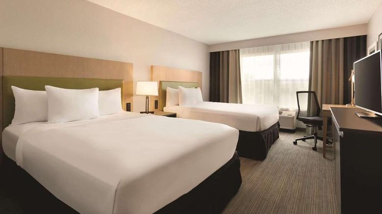 <b>Country Inn & Suites Brooklyn Center Room</b>. Images powered by <a href="https://iceportal.shijigroup.com/" title="IcePortal" target="_blank">IcePortal</a>.