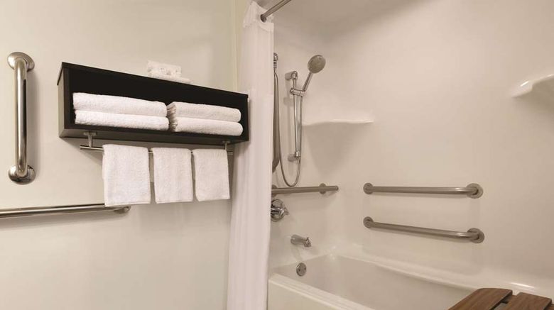 <b>Country Inn & Suites Brooklyn Center Room</b>. Images powered by <a href="https://iceportal.shijigroup.com/" title="IcePortal" target="_blank">IcePortal</a>.