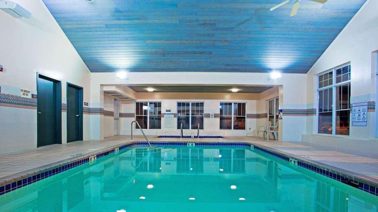 <b>Country Inn & Suites Brooklyn Center Pool</b>. Images powered by <a href="https://iceportal.shijigroup.com/" title="IcePortal" target="_blank">IcePortal</a>.
