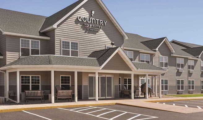 Country Inn & Suites Buffalo Exterior
