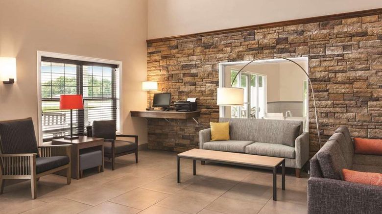 <b>Country Inn & Suites Buffalo Lobby</b>. Images powered by <a href="https://iceportal.shijigroup.com/" title="IcePortal" target="_blank">IcePortal</a>.