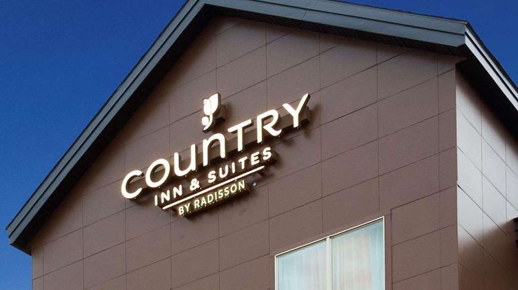 Country Inn & Suites Buffalo Exterior