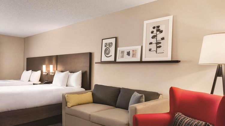 Country Inn & Suites Buffalo Suite