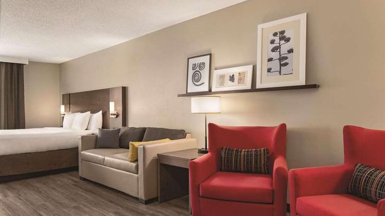 Country Inn & Suites Buffalo Suite