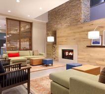 Country Inn & Suites Bloomington MOA Lobby