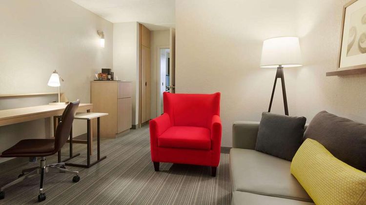 Country Inn & Suites Bloomington MOA Suite