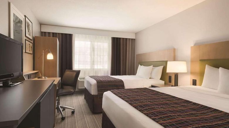 <b>Country Inn & Suites Grand Rapids Room</b>. Images powered by <a href="https://iceportal.shijigroup.com/" title="IcePortal" target="_blank">IcePortal</a>.