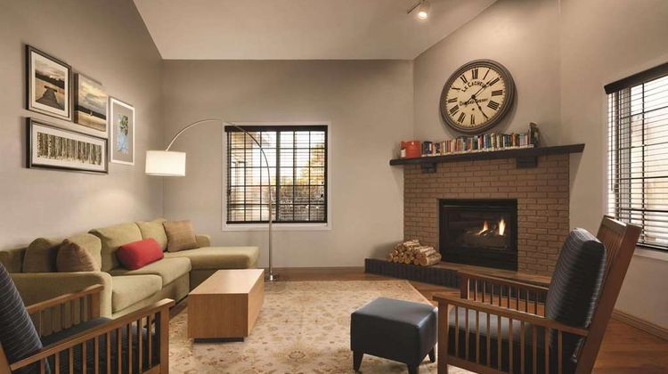 Country Inn & Suites Grand Rapids Lobby