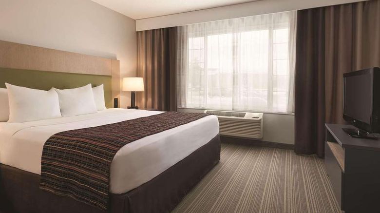 <b>Country Inn & Suites Grand Rapids Suite</b>. Images powered by <a href="https://iceportal.shijigroup.com/" title="IcePortal" target="_blank">IcePortal</a>.