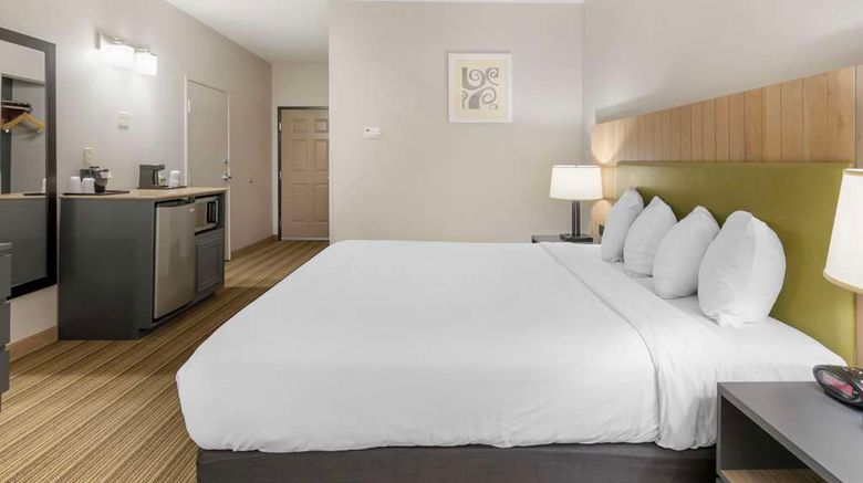 <b>Country Inn & Suites Columbia Room</b>. Images powered by <a href="https://iceportal.shijigroup.com/" title="IcePortal" target="_blank">IcePortal</a>.
