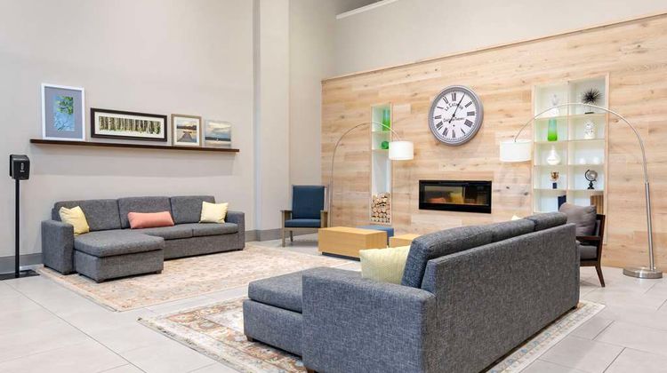 Country Inn & Suites Columbia Lobby