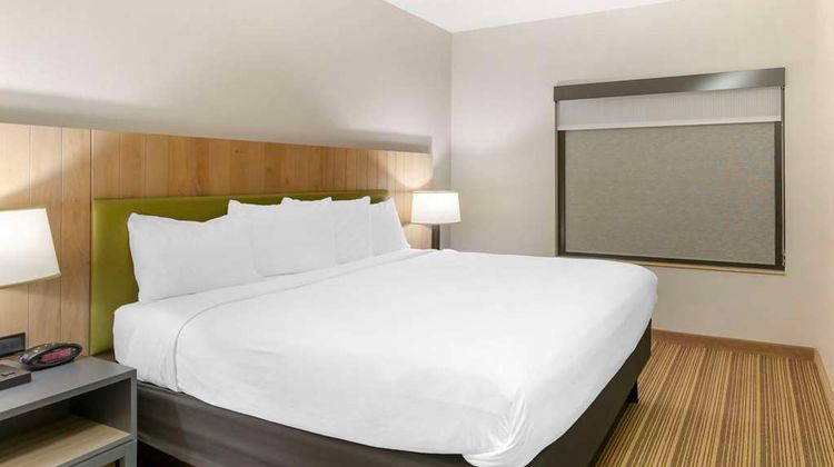 Country Inn & Suites Columbia Suite