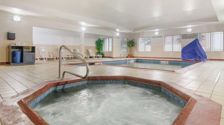 <b>Country Inn & Suites Columbia Pool</b>. Images powered by <a href="https://iceportal.shijigroup.com/" title="IcePortal" target="_blank">IcePortal</a>.