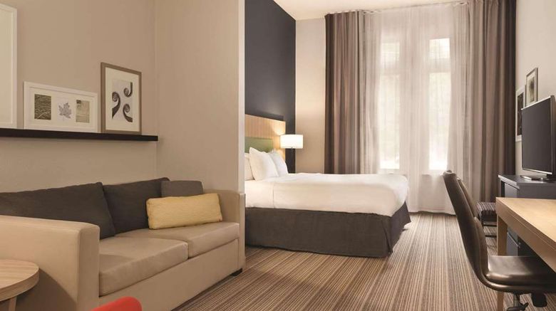 <b>Country Inn & Suites St. Charles Suite</b>. Images powered by <a href="https://iceportal.shijigroup.com/" title="IcePortal" target="_blank">IcePortal</a>.
