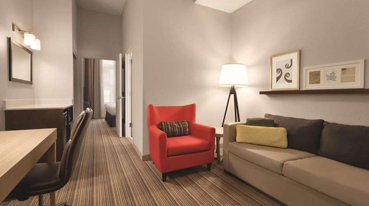 Country Inn & Suites St. Charles Suite