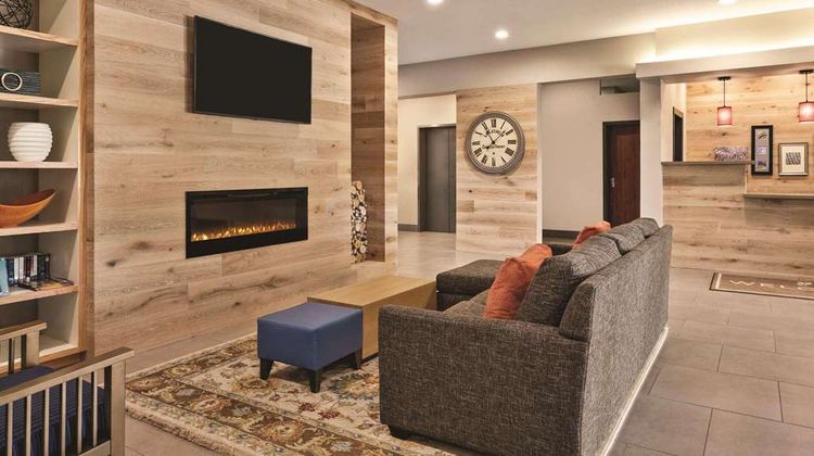 Country Inn & Suites by Radisson Byram Lobby