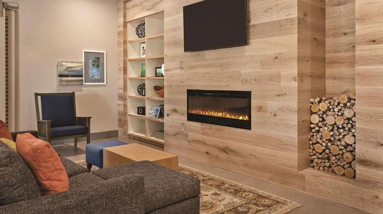 Country Inn & Suites by Radisson Byram Lobby