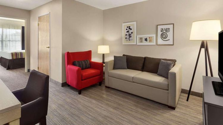 Country Inn & Suites by Radisson Suite
