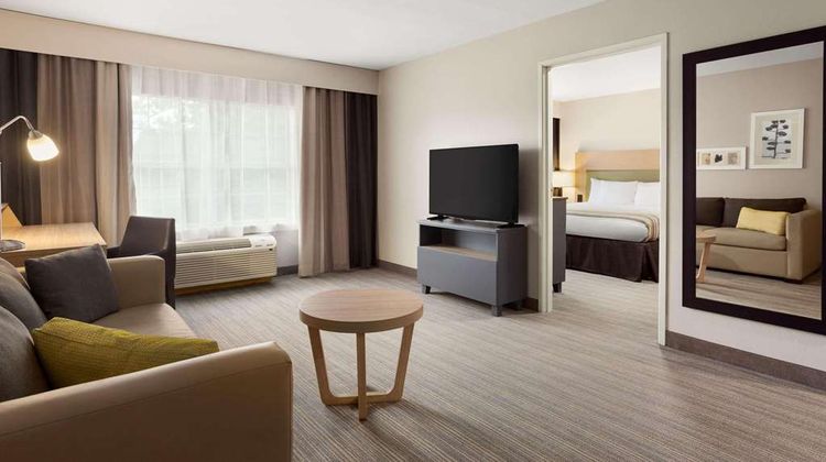 Country Inn & Suites by Radisson Suite